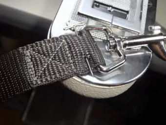 1-inch leash's snap-end sewn horizontally.